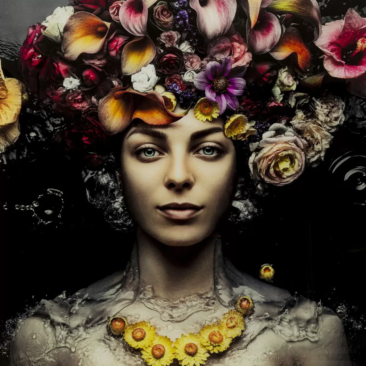 KARE Design Bilder | Bild Glas Flower Art Lady 120X120Cm