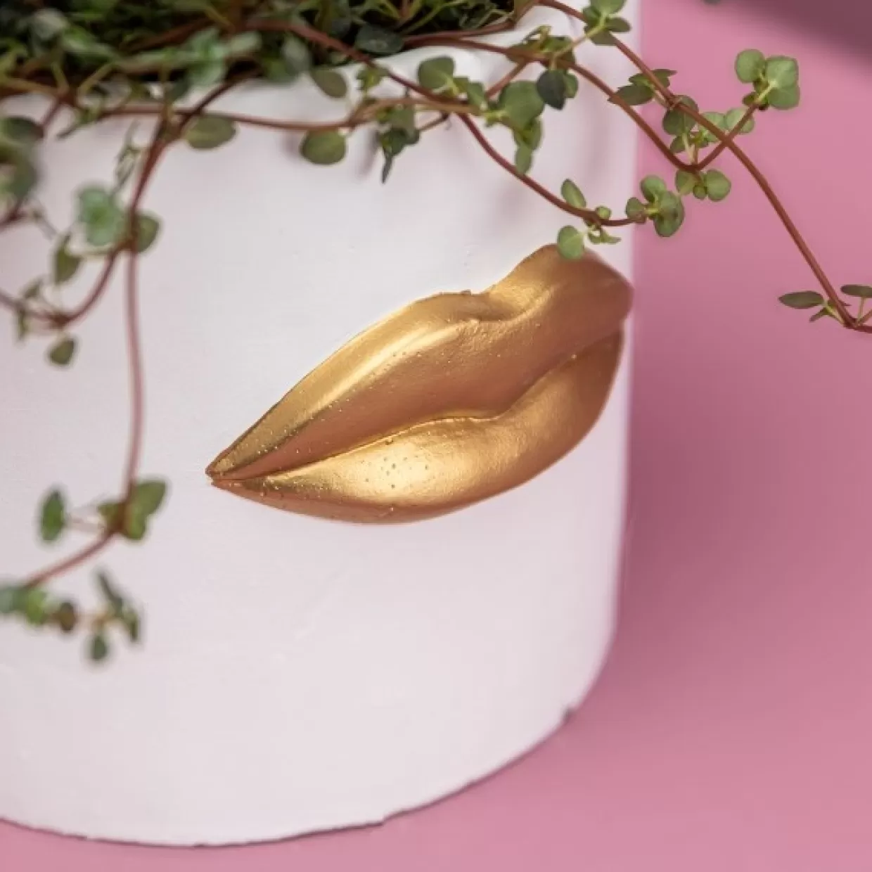 KARE Design Aufbewahrung & Ordnung | Ubertopf Lips Weiss/Gold